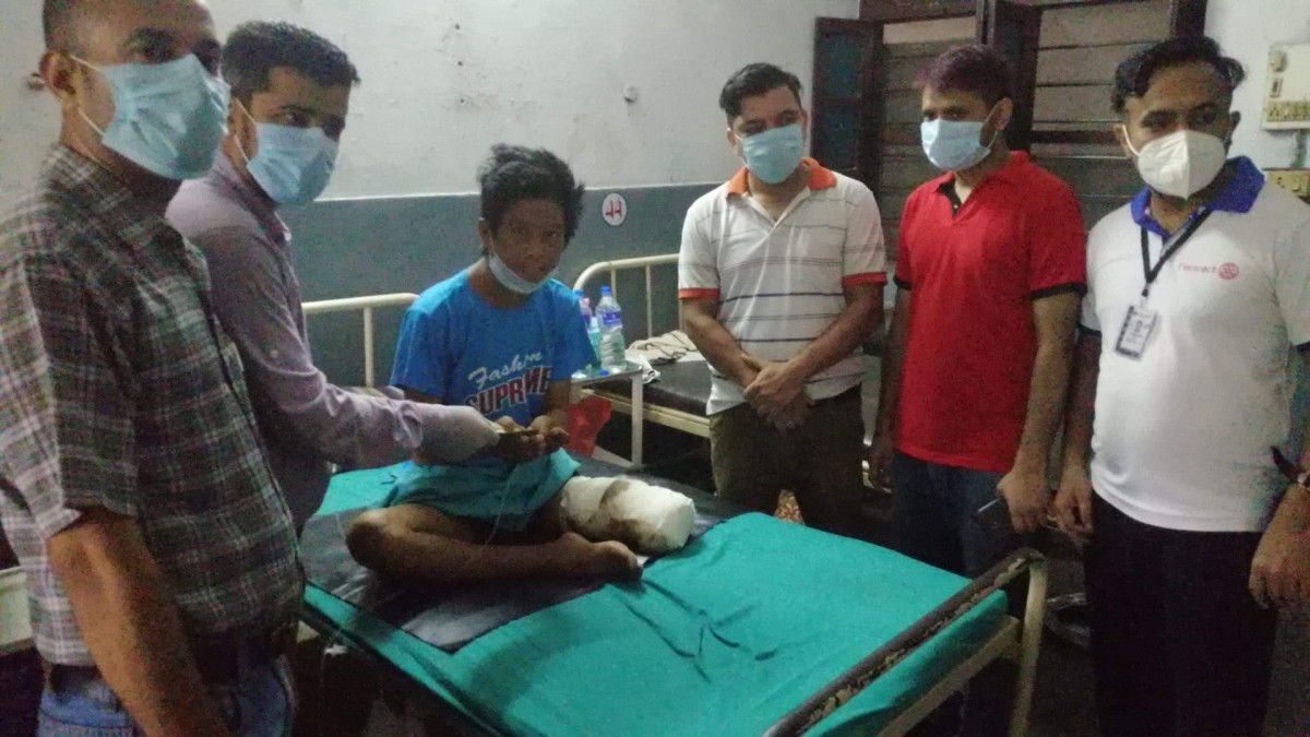 रोटरी लुम्बिनी स्टार्सद्वारा घाइते आशिषलाई १० हजार सहयोग