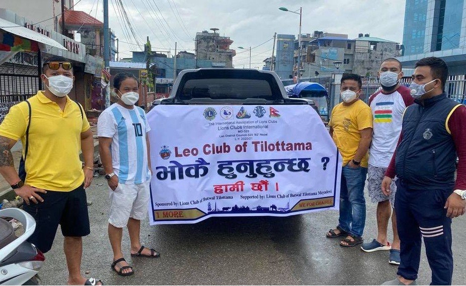 लियो क्लव अफ तिलोत्तमाद्वारा भाेजन र खाद्यान्न वितरण