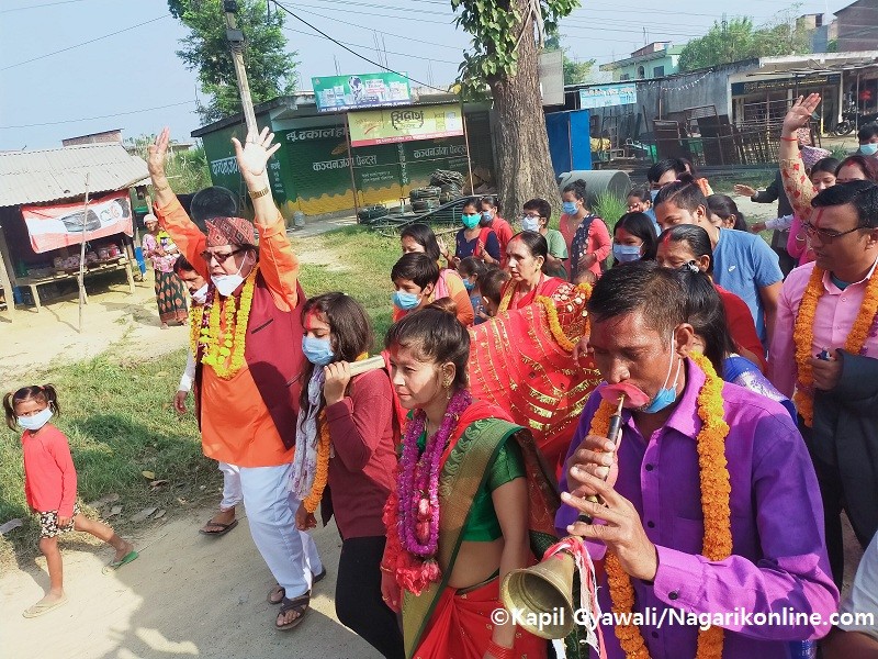 आजबाट बडादशैं शुरु  : शक्तिकी अधिष्ठात्री नवदुर्गाकाे पूजा आराधना सहित घरघरमा घटस्थापना