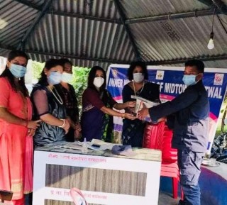 इनरह्वील क्लव अफ मिडटाउन बुटवलद्वारा देवीनगर प्रहरी बिटमा सहयाेग