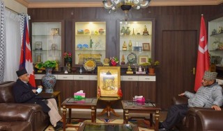प्रधानमन्त्री ओलीले कार्यकारी अध्यक्ष दाहाललाइ भेटेपछि गृहमन्त्री थापा भेट्न पुगे