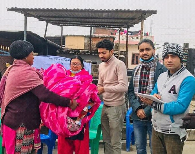नयाँ पुस्ता सहयोग समाजद्वारा न्यानो कपडा र खाद्यान्न वितरण