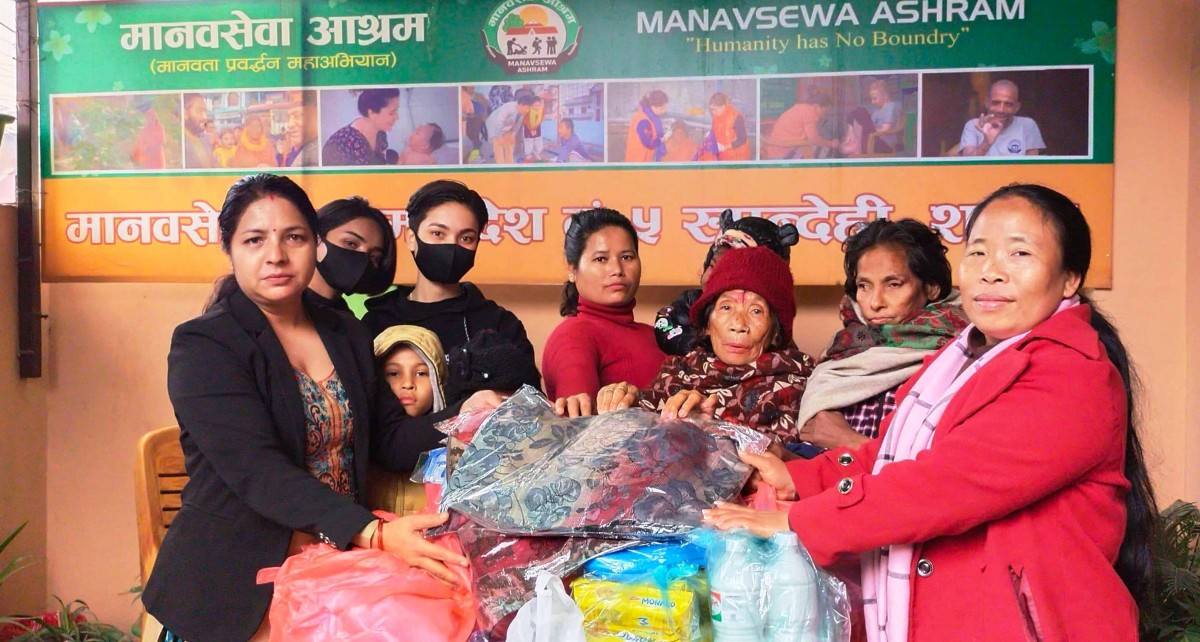 अक्सफोर्डका विद्यार्थीद्वारा असहायलाई सहयोग