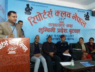 ‘अपराधलाइ राजनीतिकरण गर्दा महिला हिंसा राेकिएन,दाेषीलाइ कारबाही गराैँ ’