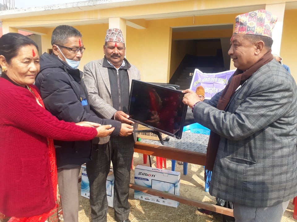गुल्मी जुनिया तराइ सम्पर्क समाजद्वारा ३ वटा विद्यालयमा कम्प्युटर तथा सिसिटिभी सहयोग