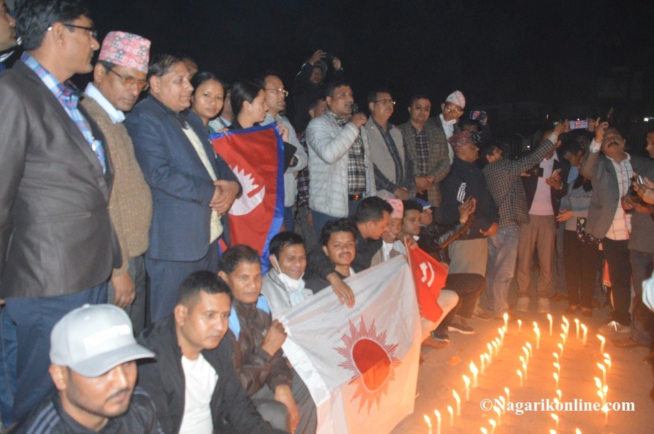 संसद पुर्नस्थापना: बुटवलमा प्रचण्ड–नेपाल पक्षको दीपावली