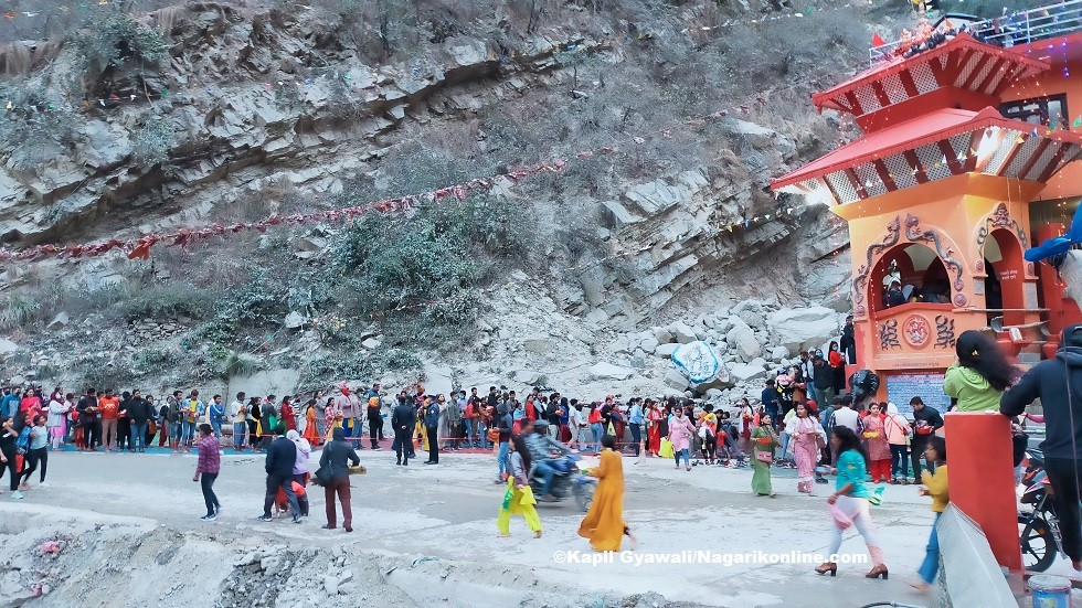 महाशिवरात्री पर्व : आराध्यदेव भगवान् शिवको विधिपूर्वक पूजाअर्चना