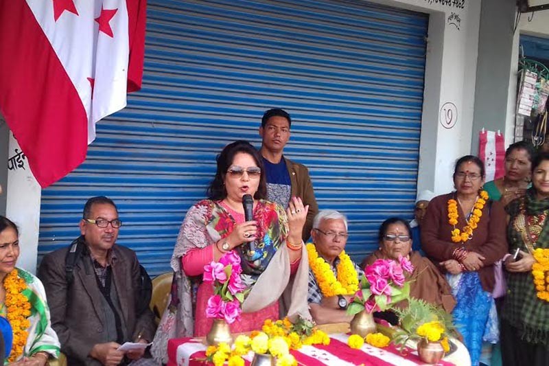 अक्सिजन प्लान्ट खरिदका लागि कांग्रेस नेतृ डा. आरजुले दिइन्  धनगढीमा १० लाख रुपैयाँ