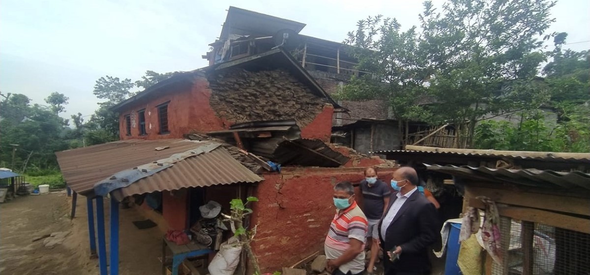 आज बिहानको भुकम्पले लमजुङमा सातवटा घर भत्कायाे,३ जना घाईते