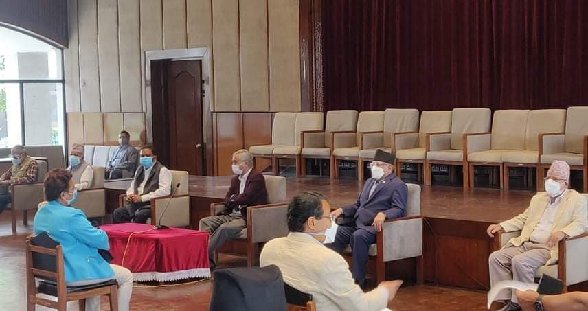 राष्ट्रपति-प्रधानमन्त्रीको कदमविरुद्ध पाँच दलीय गठबन्धनद्वारा राजनीतिक र कानुनी लडाइँ लड्ने उद्घोष