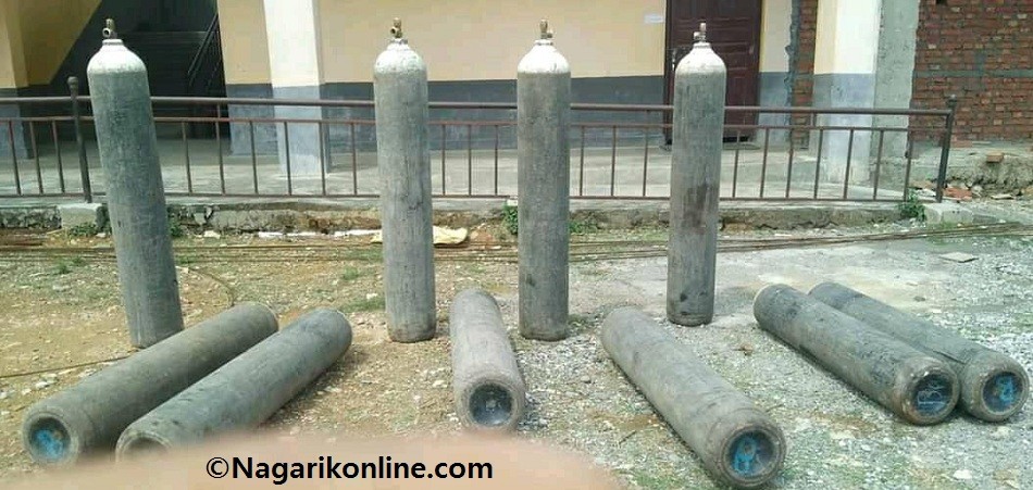 गुल्मीमा जुनिँया भयर युवा क्लवद्वारा १० थान अक्सिजन सिलिण्डर र खाद्यान्न हस्तान्तरण