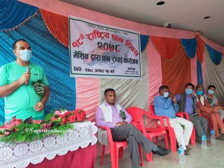 तिलाेत्तमा १० का किसानले मेसिनबाट धान रोपे,भन्छन् -‘प्रविधिले सहज धेरै भाे’ (फाेटाेफिचर)