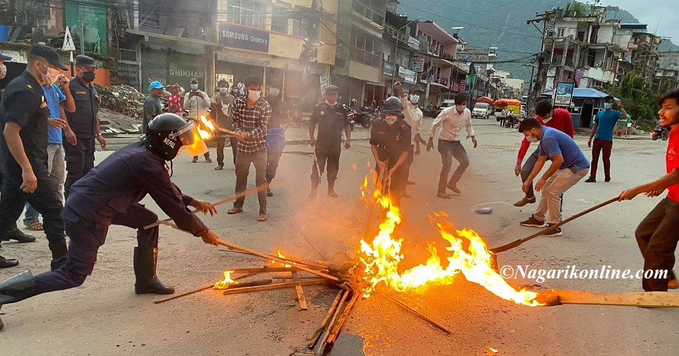 सरकारबिरुद्ध माेर्चाकसेका पाँच बिद्यार्थी संगठनद्वारा बुटवलमा मसाल जुलुस