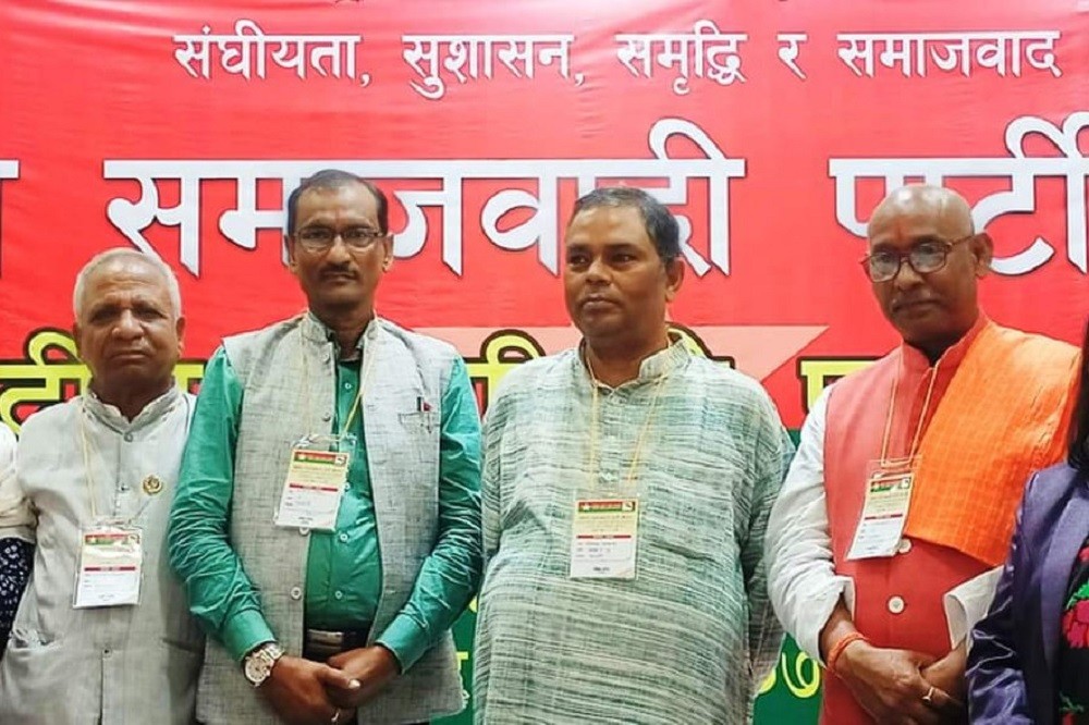 लुम्बिनीका मेयर मनमोहन चौधरी लागे उपेन्द्र यादवतिर