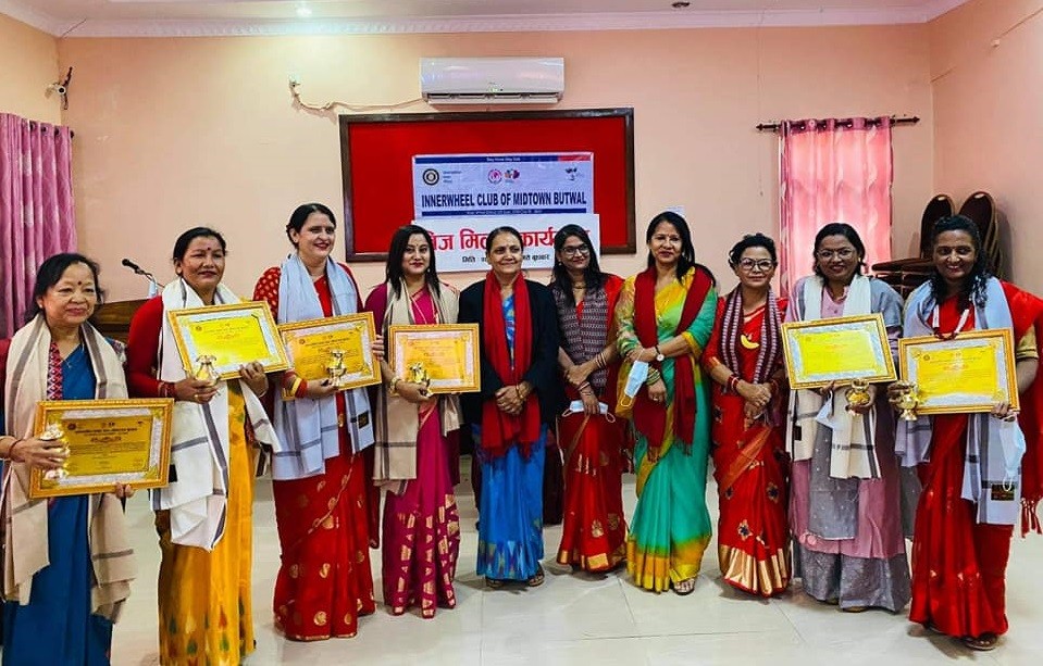 बुटवलमा ‘इनरह्विल समाज सेवा पुरस्कार’द्वारा  ७ जना महिला सम्मानित