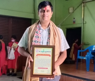 युवा साहित्यकार पाण्डेयलाई मोतीराम भट्ट साहित्य पुरस्कार प्रदान 