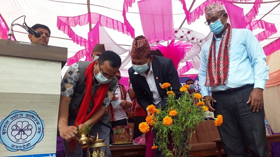 अनुगमनलाई प्रभावकारी बनाउन मन्त्री शाहीको निर्देशन,बुटवलमा दशैं सस्तो बजार उद्घाटन