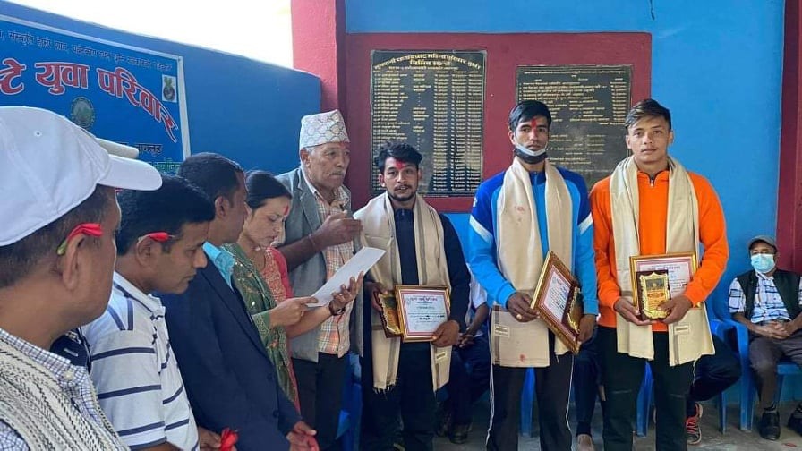 बागलुङ गलकोटका भलिवल खेलाडी सम्मानित