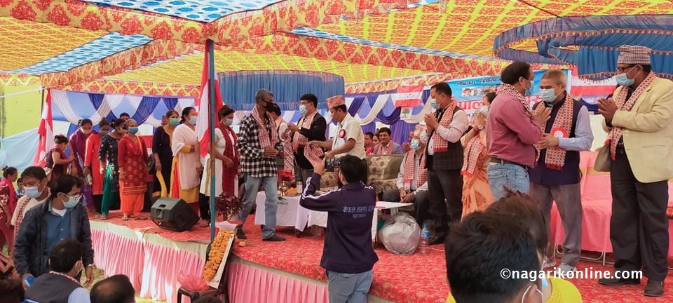 बुटवल ११ मा अन्यपार्टी त्यागेर ५८० जना नेपाली काँग्रेसमा प्रवेश