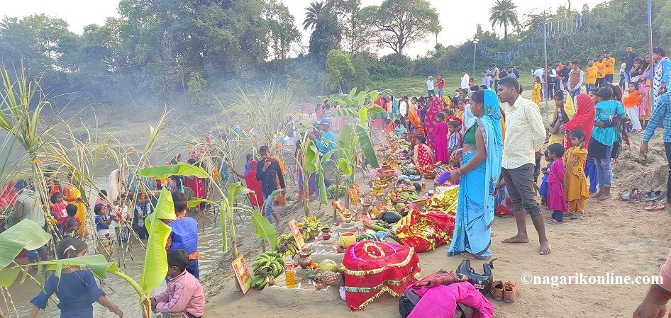 उदाउँदो सूर्यलाई अघ्र्य दिएपछि सम्पन्न