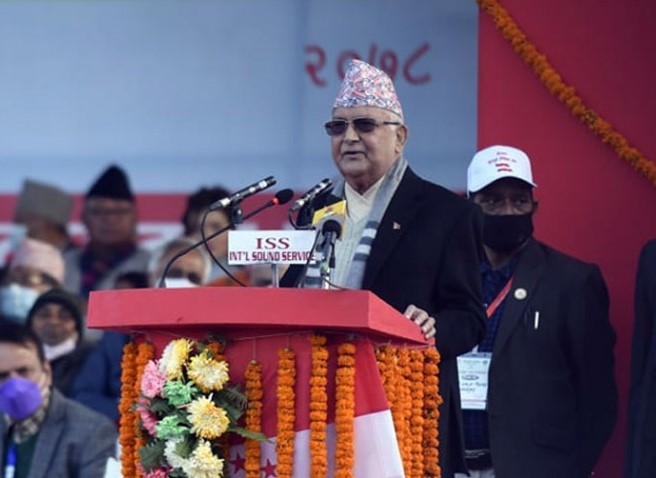 एमाले अध्यक्ष केपी ओलीको भाषण : ‘यो सरकार आफै कुहिएर फतक्क झरोस् !’
