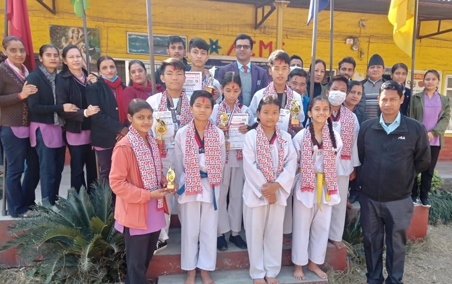 इण्डो-नेपाल अन्तराष्ट्रिय तेक्वान्दोमा एम्स माविका बिद्यार्थीले जिते स्वर्ण र कास्य पदक 