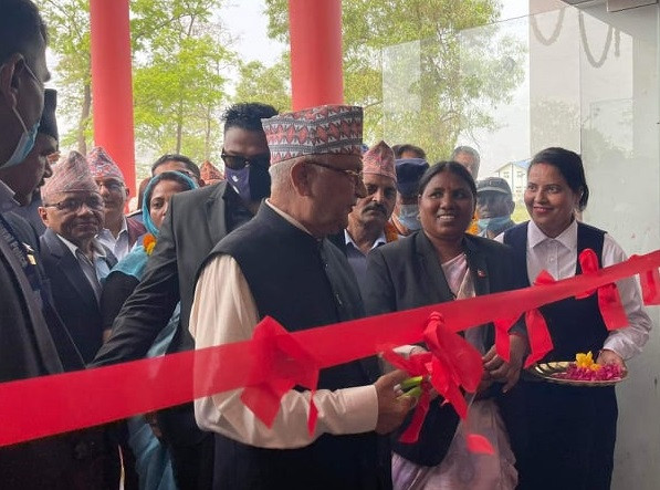 एमाले अध्यक्ष ओलीले गरे  तिलोत्तमा बहुउद्देश्यीय टावरको उद्घाटन (फाेटाेफिचर)