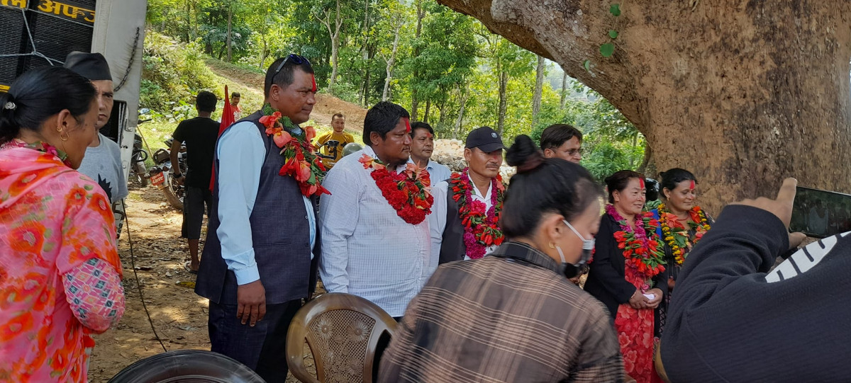 पाल्पा रामपुर १० मा विजय रानाको पृथक अभियान-‘एक कलमा काम ’!
