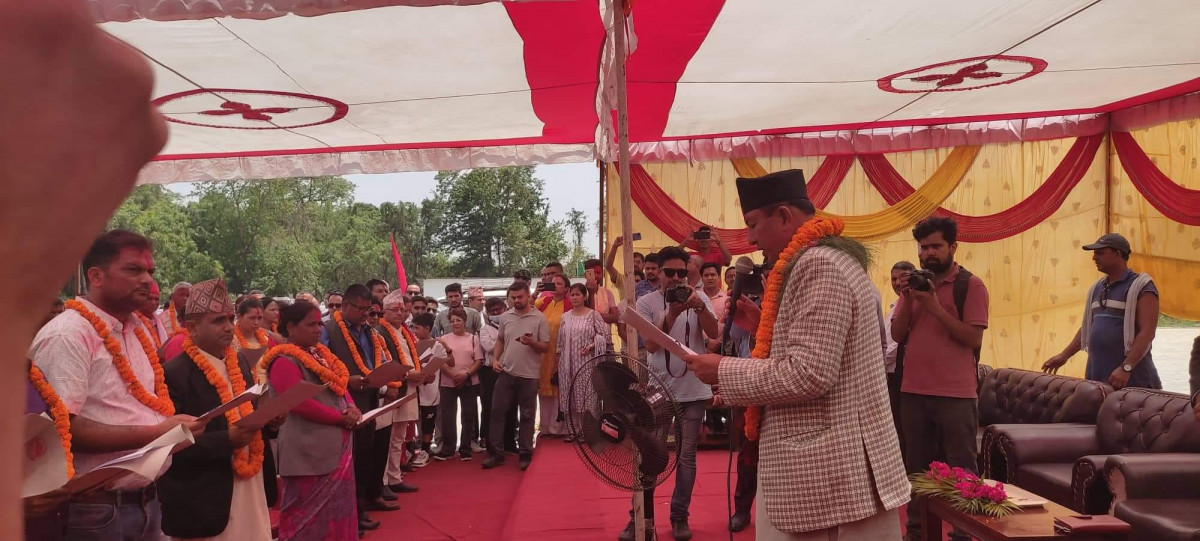 बिद्यार्थीको दिवा खाजामा १० रुपैयाँ थपेर २५ पुर्याउने तिलाेत्तमाका मेयर खाँणको पहिलो निर्णय