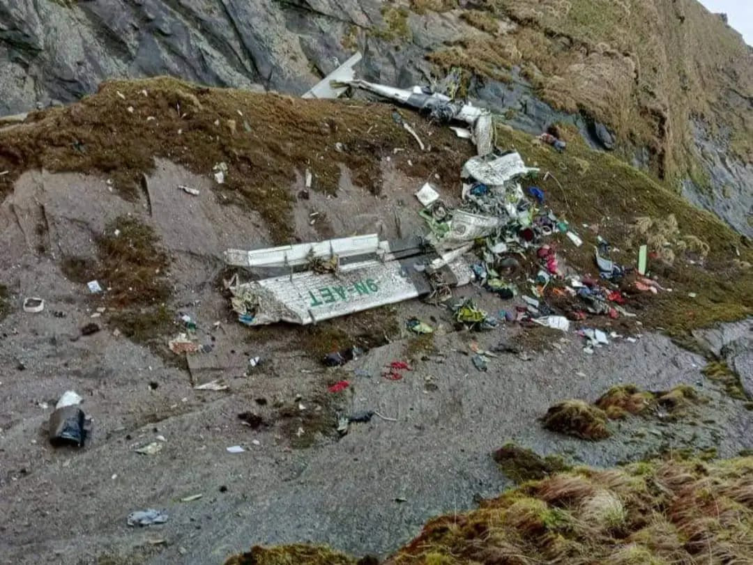 यार्सागुम्बा टिप्न गएकाहरूले भेटाए मुस्ताङमा दुर्घटनाग्रस्त तारा एयरको विमान