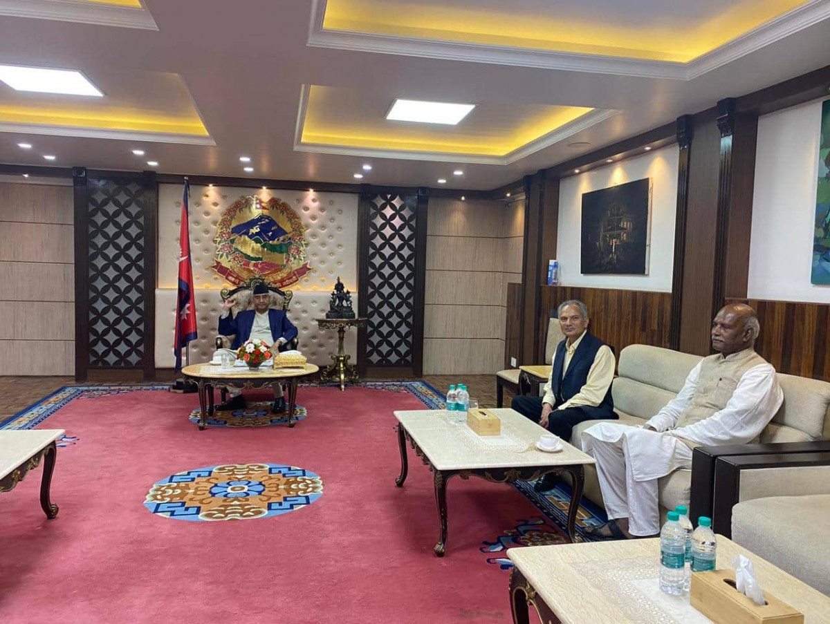 प्रधानमन्त्रीलाई भेटेर डा.बाबुरामले भने-गठबन्धनमा हाम्रो पनि हक लाग्छ