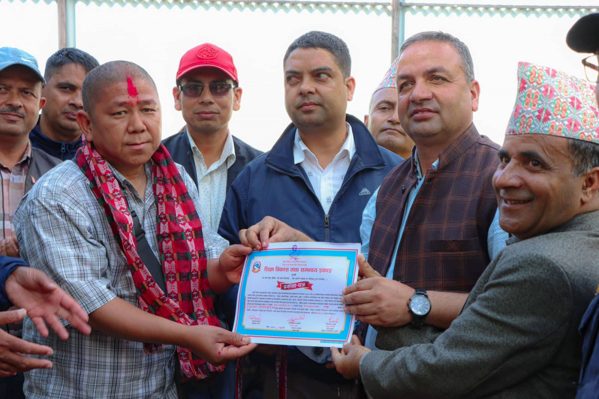 लिलबहादुरले गरे गुल्मीका १८ जना  बालबालिकालाई सहयोग