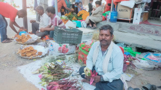 तिहारको सामान किन्न बुटवलमा उपभोक्ताको भीड  (फोटोफिचर)