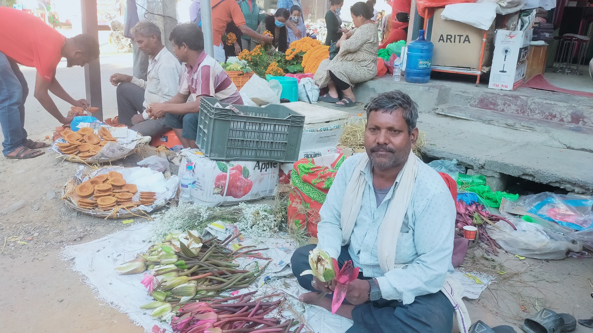 तिहारको सामान किन्न बुटवलमा उपभोक्ताको भीड  (फोटोफिचर)