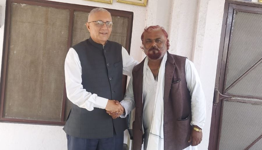 पासवानले उम्मेदवारी फिर्ता लिँदै डा.शेखर कोइरालालाई गरे समर्थन