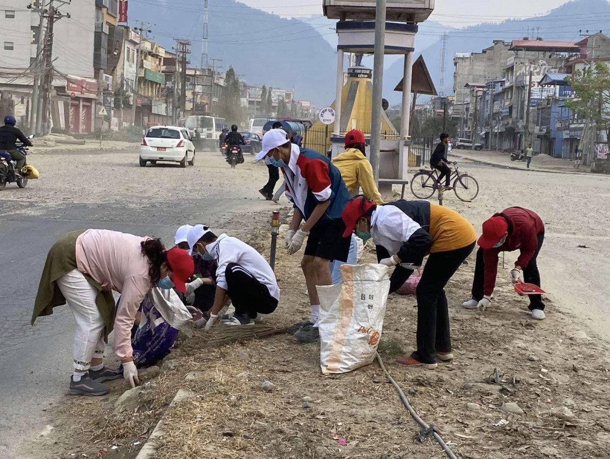 तिनाउ इङ्गलिस बोर्डिङ स्कुलले चलाएको सरसफाइ अभियान जारी