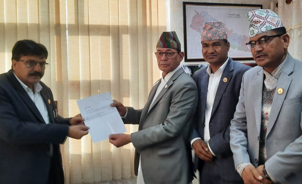  कर्णाली प्रदेश सरकारमा रहेका एमालेका ३ मन्त्रीले दिए राजीनामा