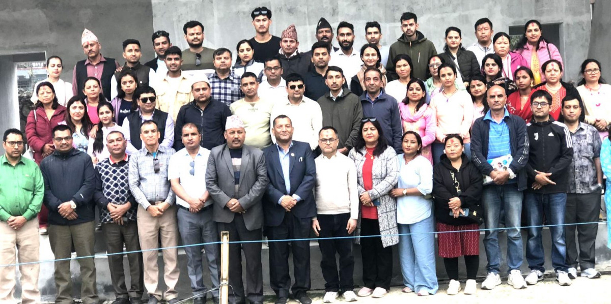 नवीन औद्योगिक कदर बहादुर रीता माविद्वारा देशका उत्कृष्ट सामुदायिक विद्यालयको अवलोकन भ्रमण