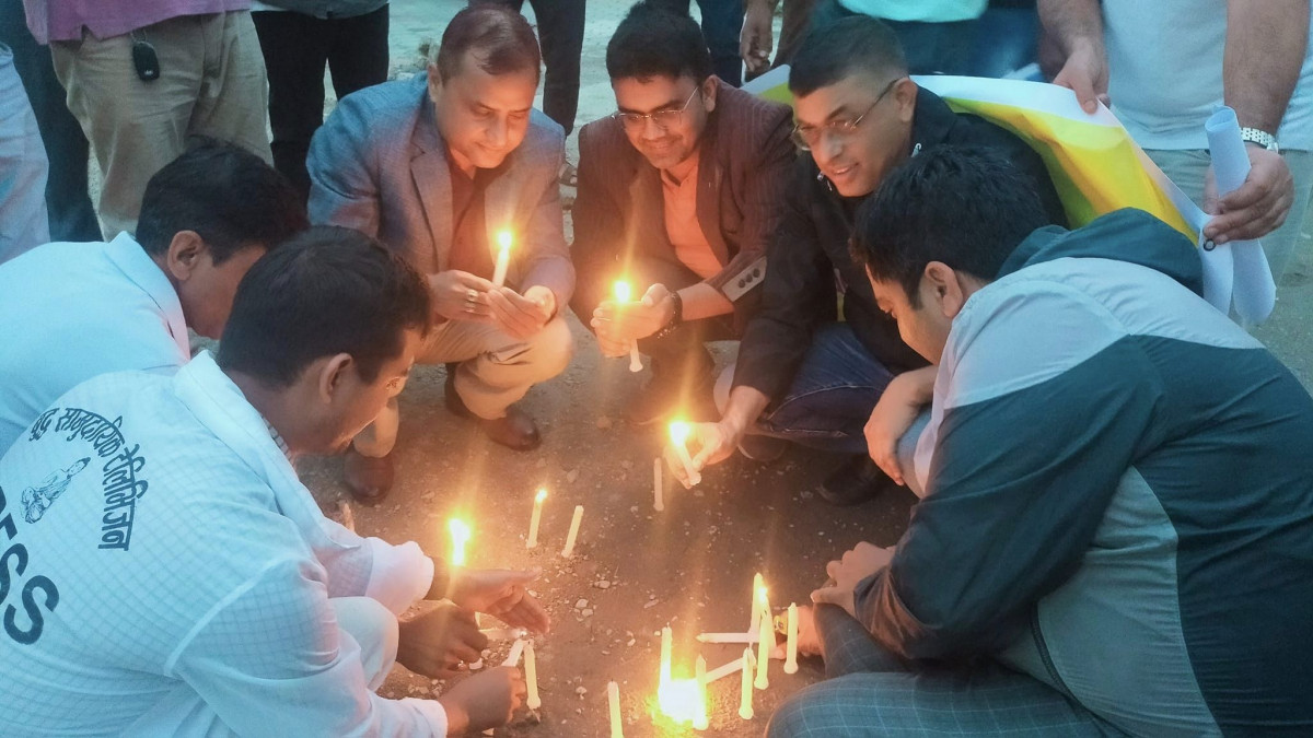 विश्व प्रेस स्वतन्त्रता दिवसमा शान्ति समाज रुपन्देहीद्वारा दीप प्रज्वलन