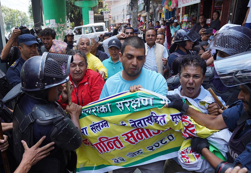 शान्ति समाजका संस्थापक सभापति कृष्ण पहाडीसहित १६ जना पक्राउ