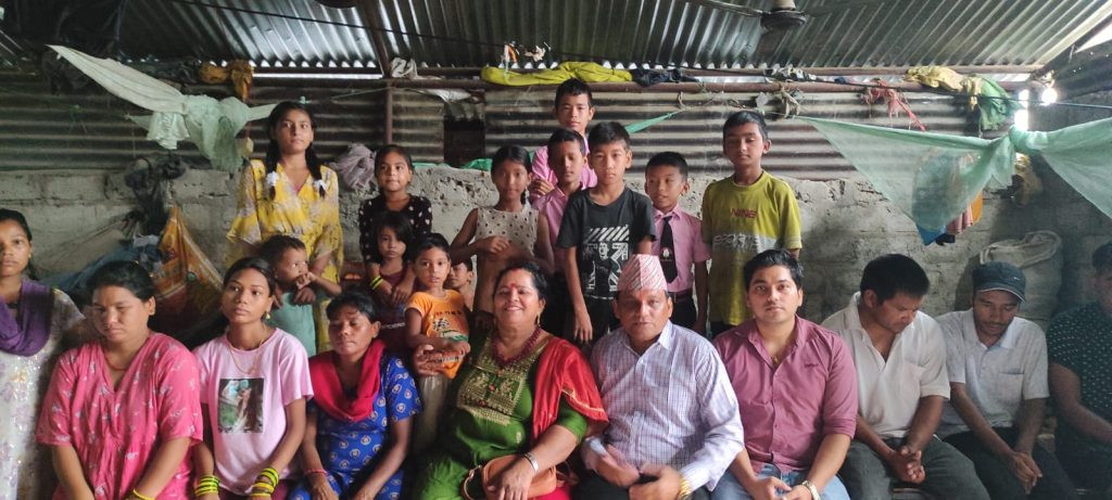 उद्योग वाणिज्य संघका उद्योग उपाध्यक्ष गैरेले गरे अपाङ्ग दृष्टिबिहिन आश्रममा सहयोग