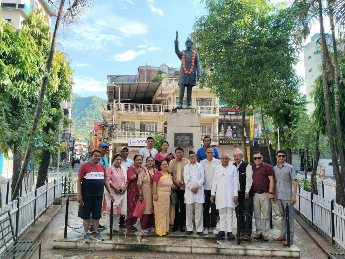४१ औं स्मृति दिवस :  बुटवलको वीपी शालिकमा माल्यार्पण