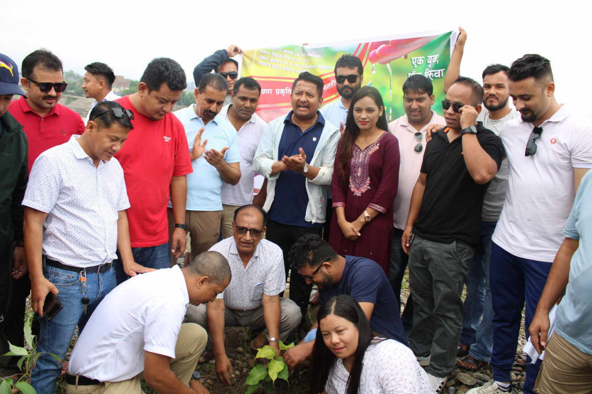 युवा संघ रुपन्देहीद्वारा बृक्षारोपण तथा डेंगु बिरुद्धको सचेतना अभियानको शुभारम्भ
