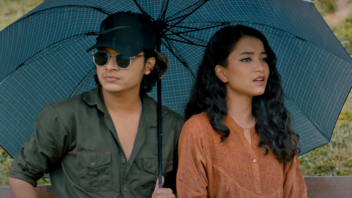 ‘पानी परेको’ गीत फिमेल भर्सनमा पनि सार्वजनिक,अर्जुनलाइ सिम्रनको साथ !