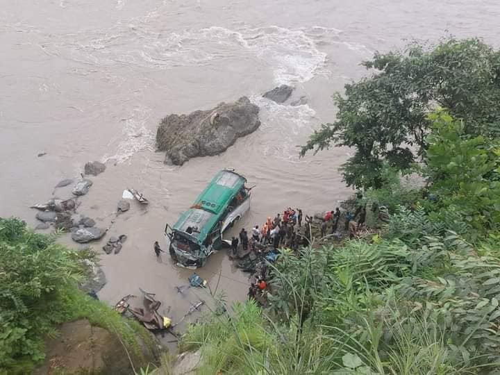 धादिङमा बस दुर्घटना हुँदा आठ जनाको मृत्यु
