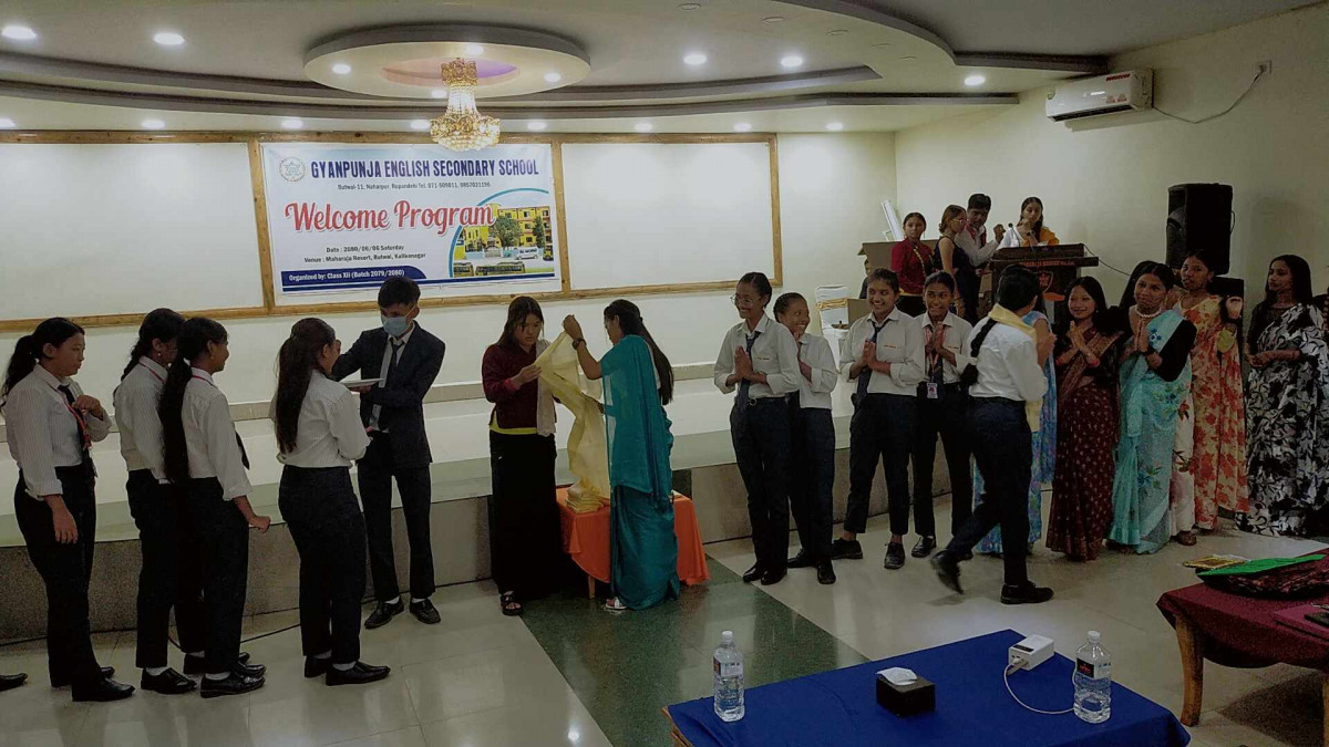 ज्ञानपुञ्जमा कक्षा ११ का नव आगन्तुक बिद्यार्थीलाइ स्वागत तथा सम्मान