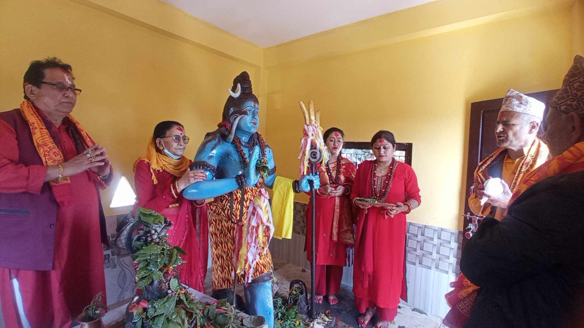 कञ्चन १ मा निर्माण गरिएको सिद्धबाबा मन्दिरमा पूजाअर्चना शुरु