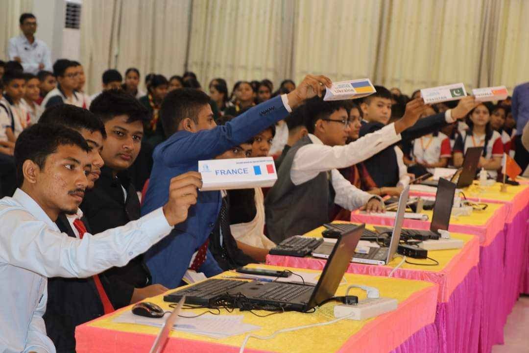 अक्सफोर्डमा युएनको नमुना बैठक,१५ राष्ट्रका प्रतिनिधी विद्यार्थी सहभागि