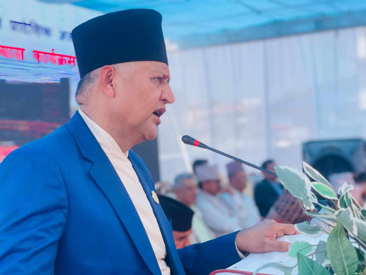 आगजनीमा परेर प्रभावित भएका कार्यालयहरुको अनुगमनमा निस्किए मुख्यमन्त्री आचार्य