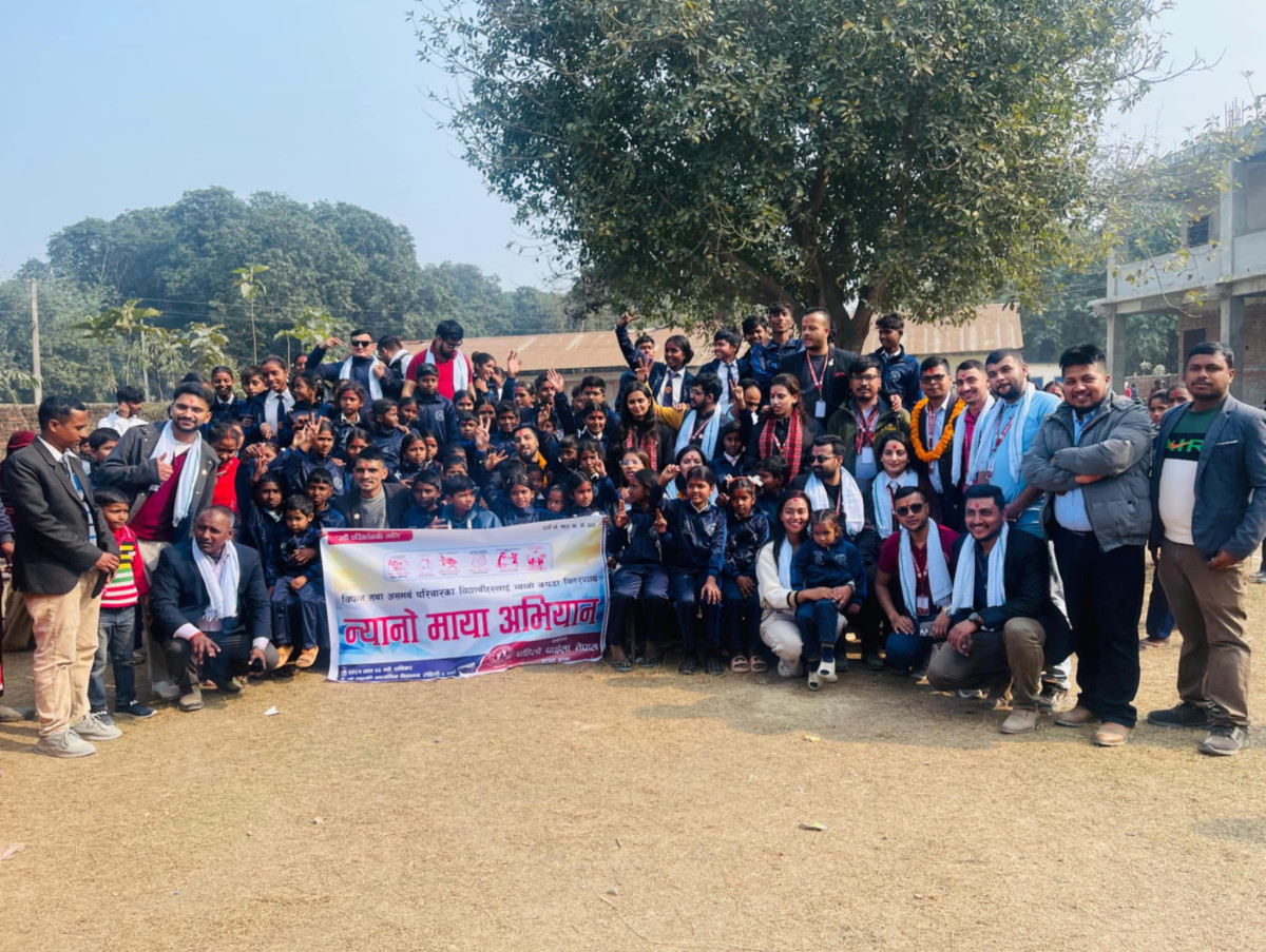 पहिलो पाइलाद्वारा ३सय ३९ जना विद्यार्थीलाई न्यानो कपडा वितरण
